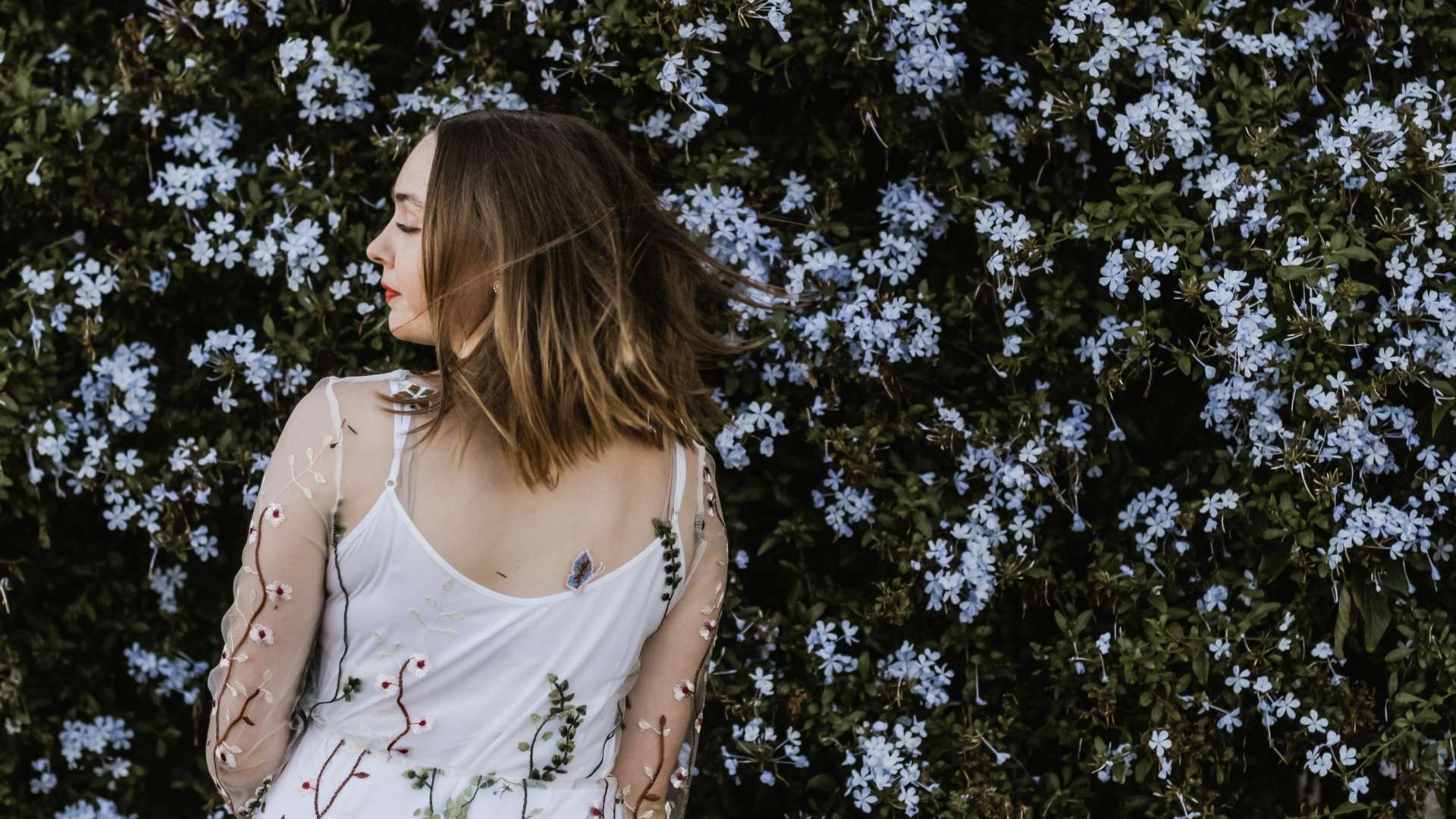 इस बार फूल वाली से प्यार कर बैठे | शब्द साहित्य